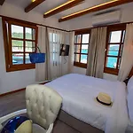 Mets Boutique Hotel 3*